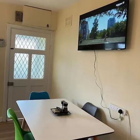 Whitethorn Cottage, Palmfield *