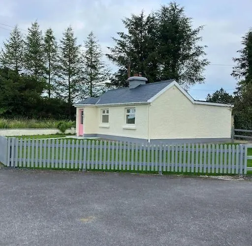 Whitethorn Cottage, Palmfield Holiday home