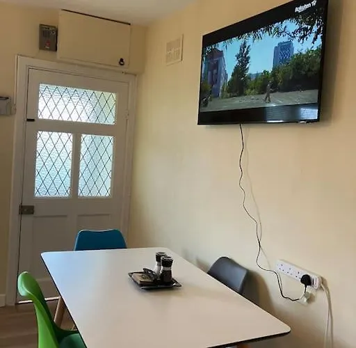 Whitethorn Cottage, Palmfield *